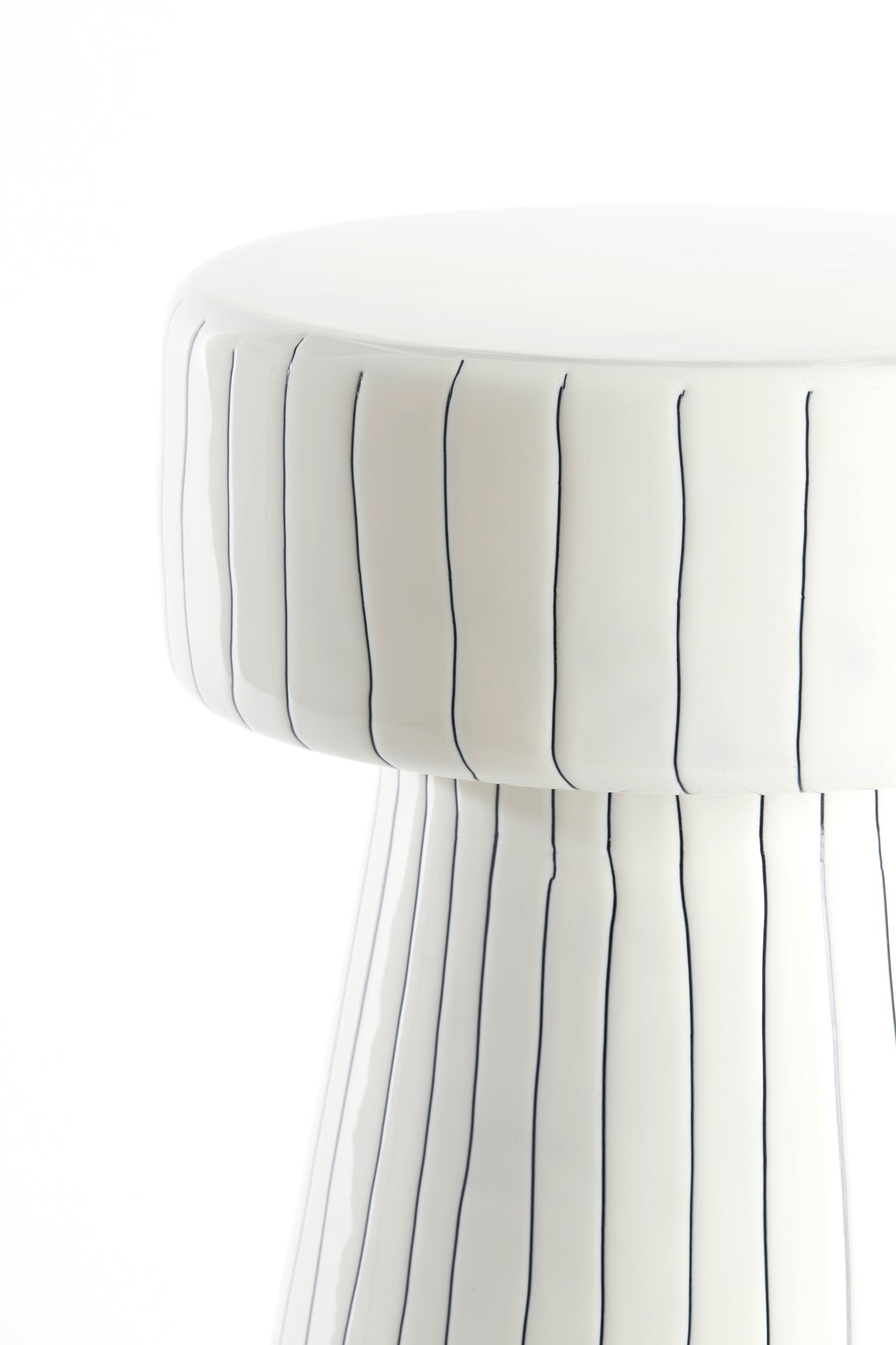 Elegant Round Side Table - White and Black Finish, 29x47 cm