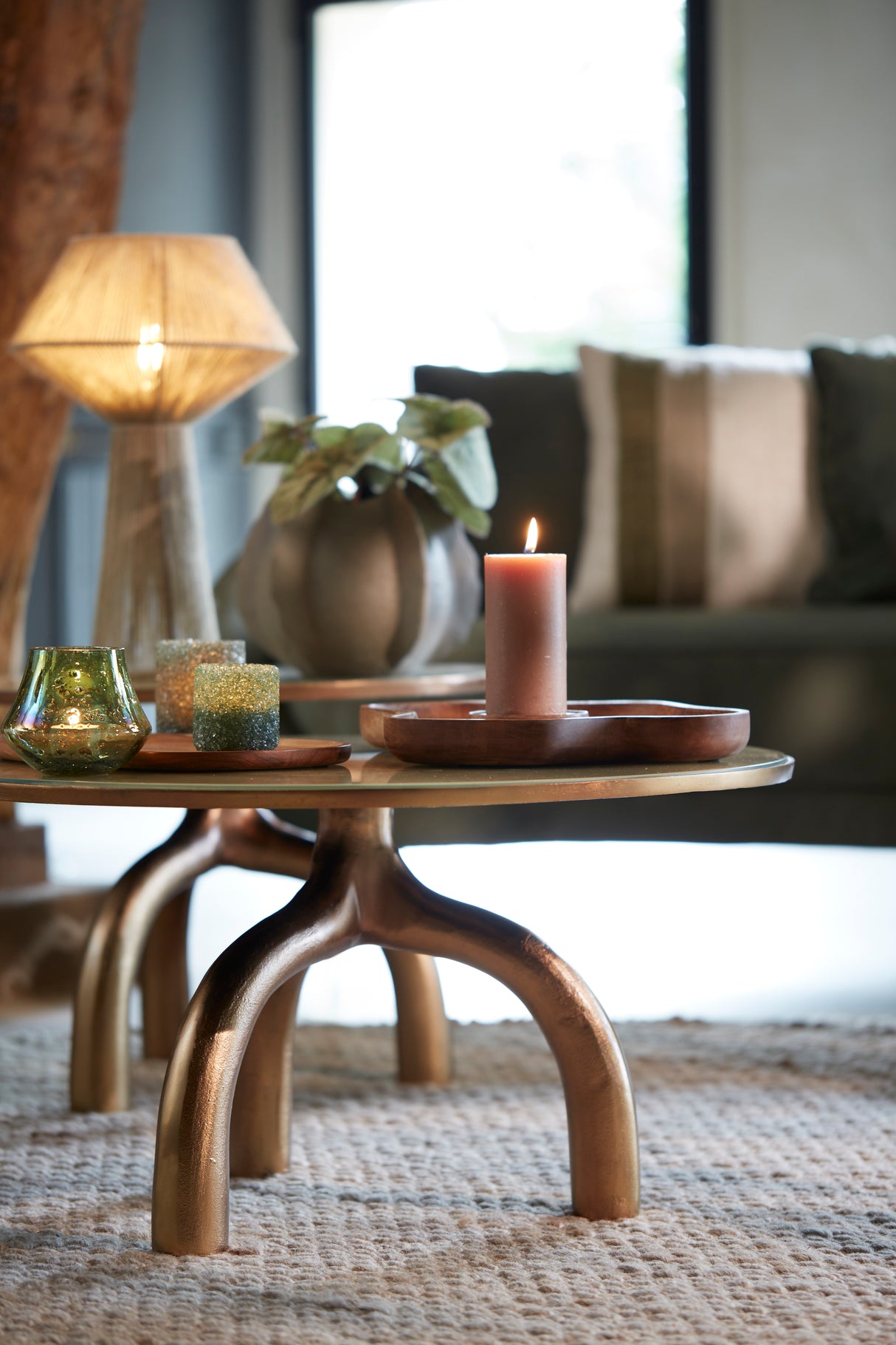 Rustic Coja Wood Candle Holder - Dimensions: 38.5x31x4 cm