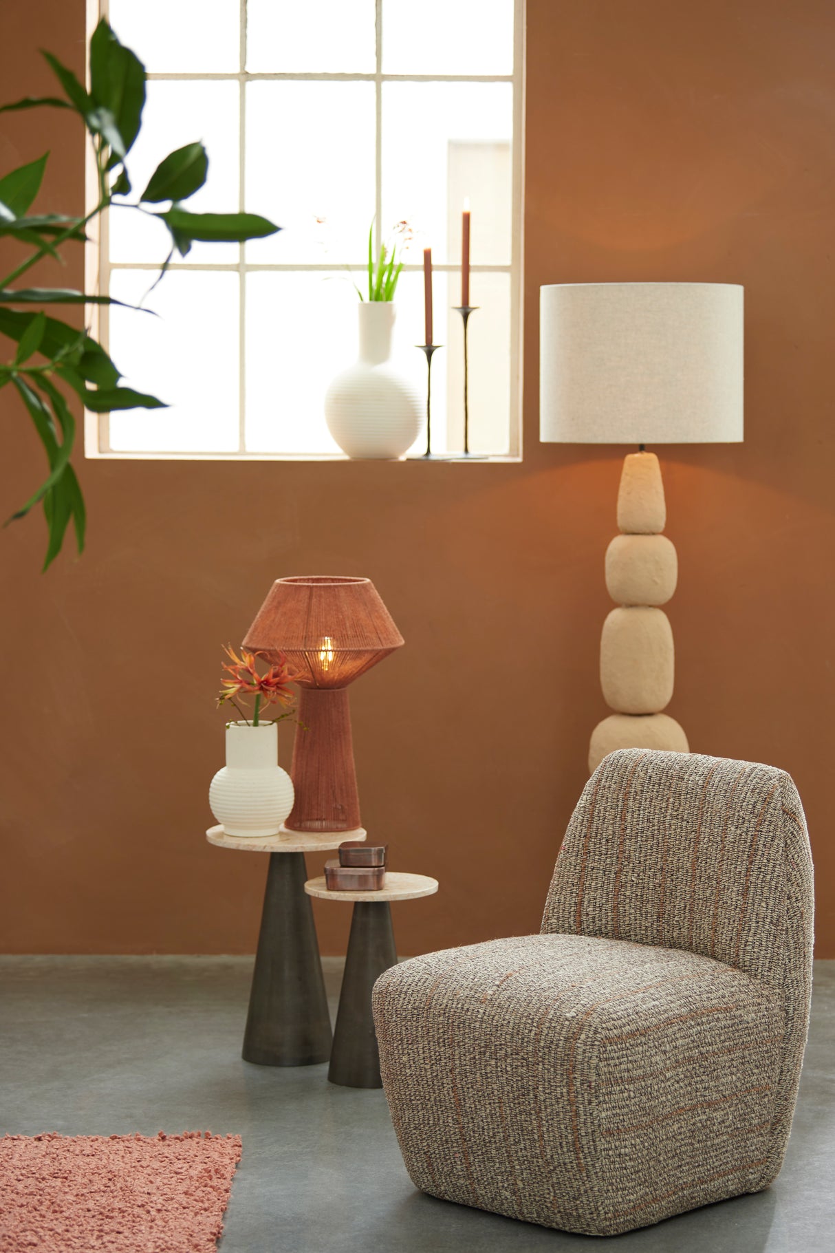 Brick Red Jute Table Lamp - Diameter 30cm, Height 47cm (Model: Fugia)