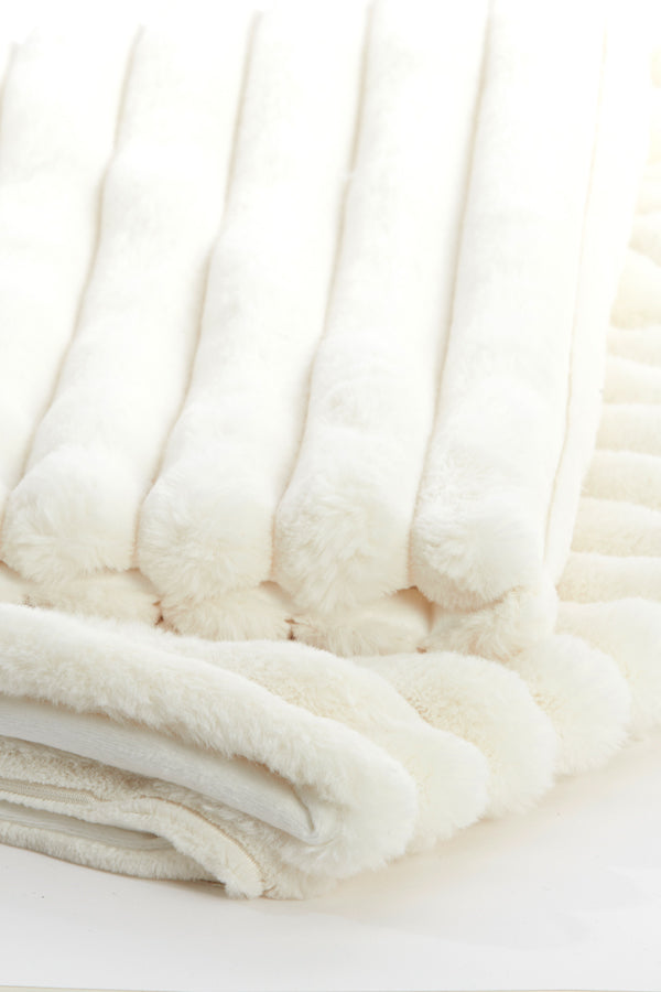 Cozy Cream Throw Blanket 170x130 cm - Vajen Collection