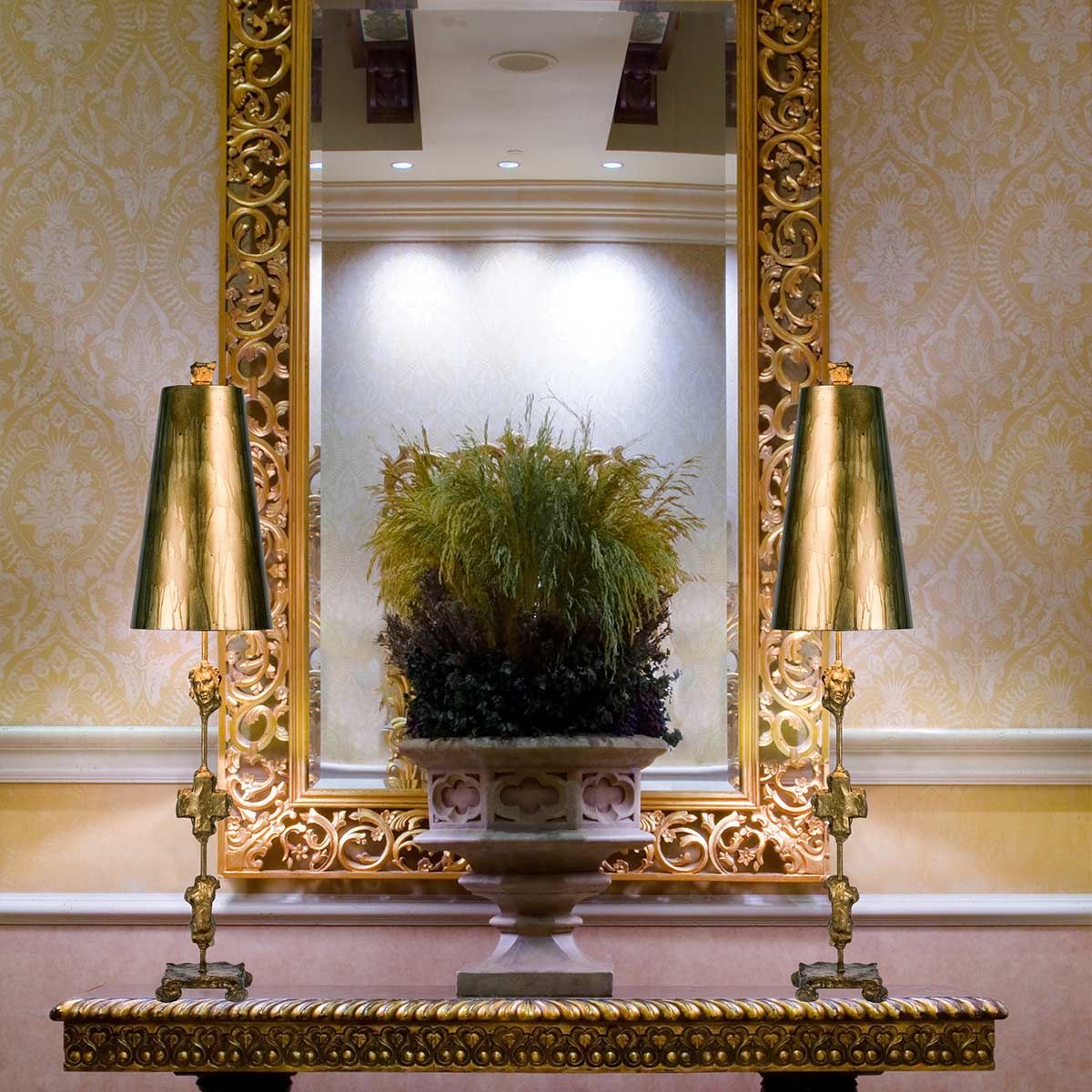 Gothic Elegance: Gold Table Lamp with Artistic Sculpture Design