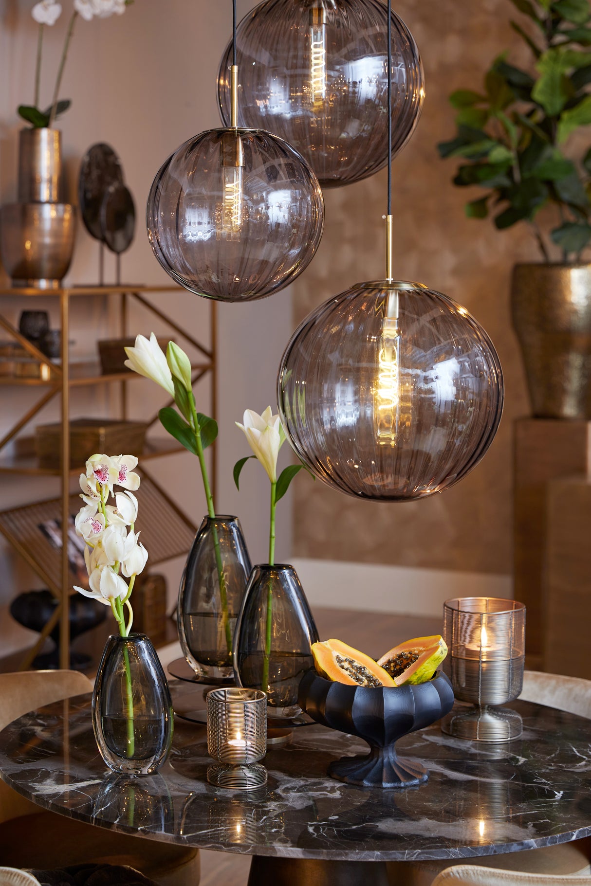 Elegant 40 cm Glass Pendant Lamp in Light Grey and Gold