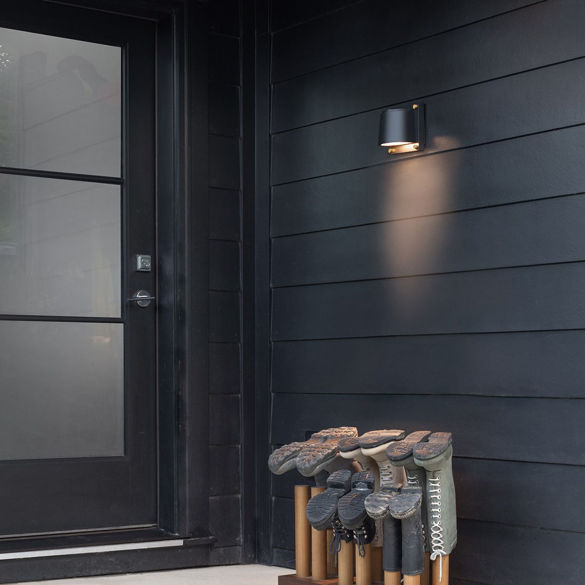 Scout 1lt Small Wall Light Black
