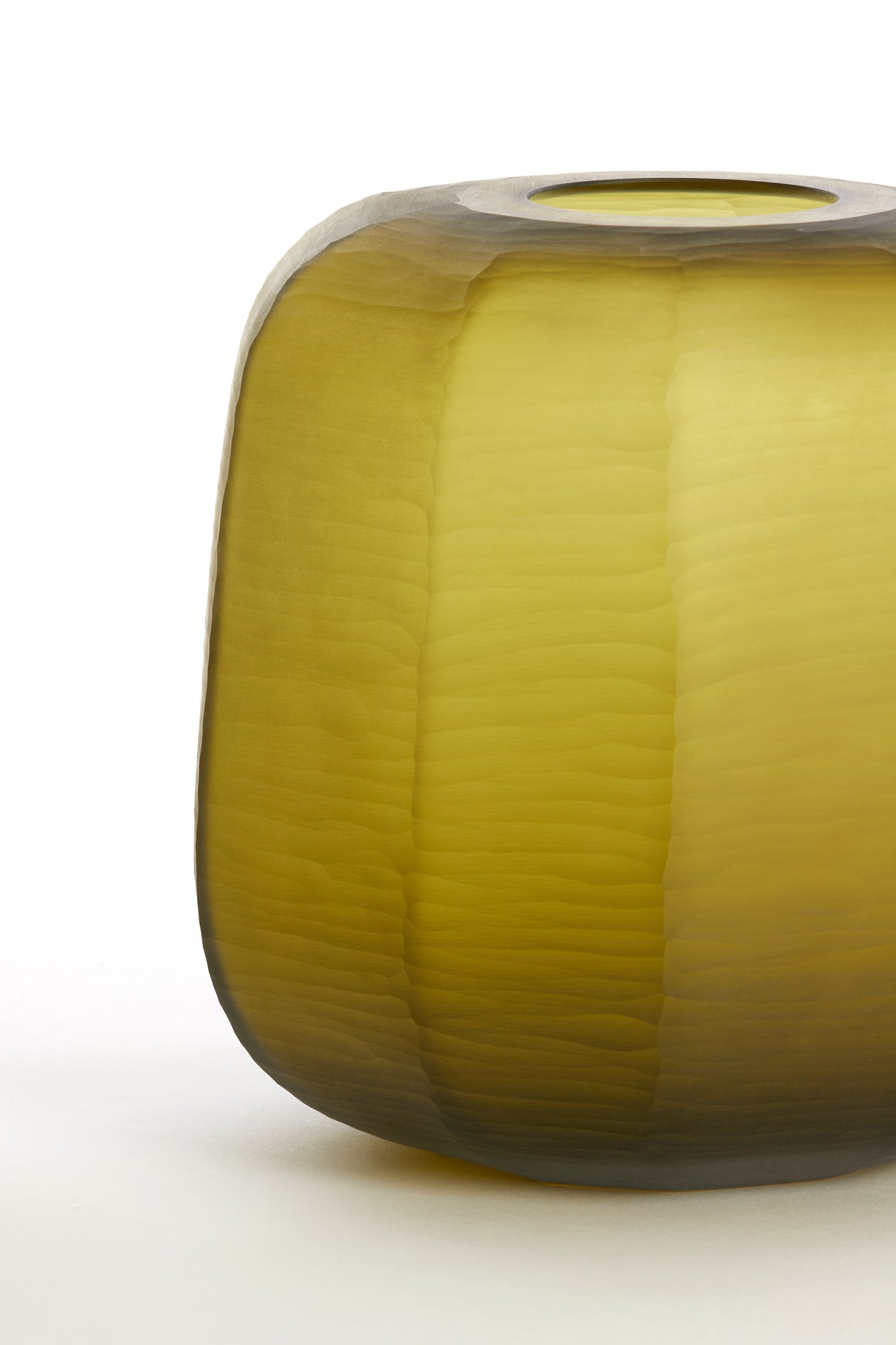Yellow-Olive Green Vase with 23x24 cm Dimensions
