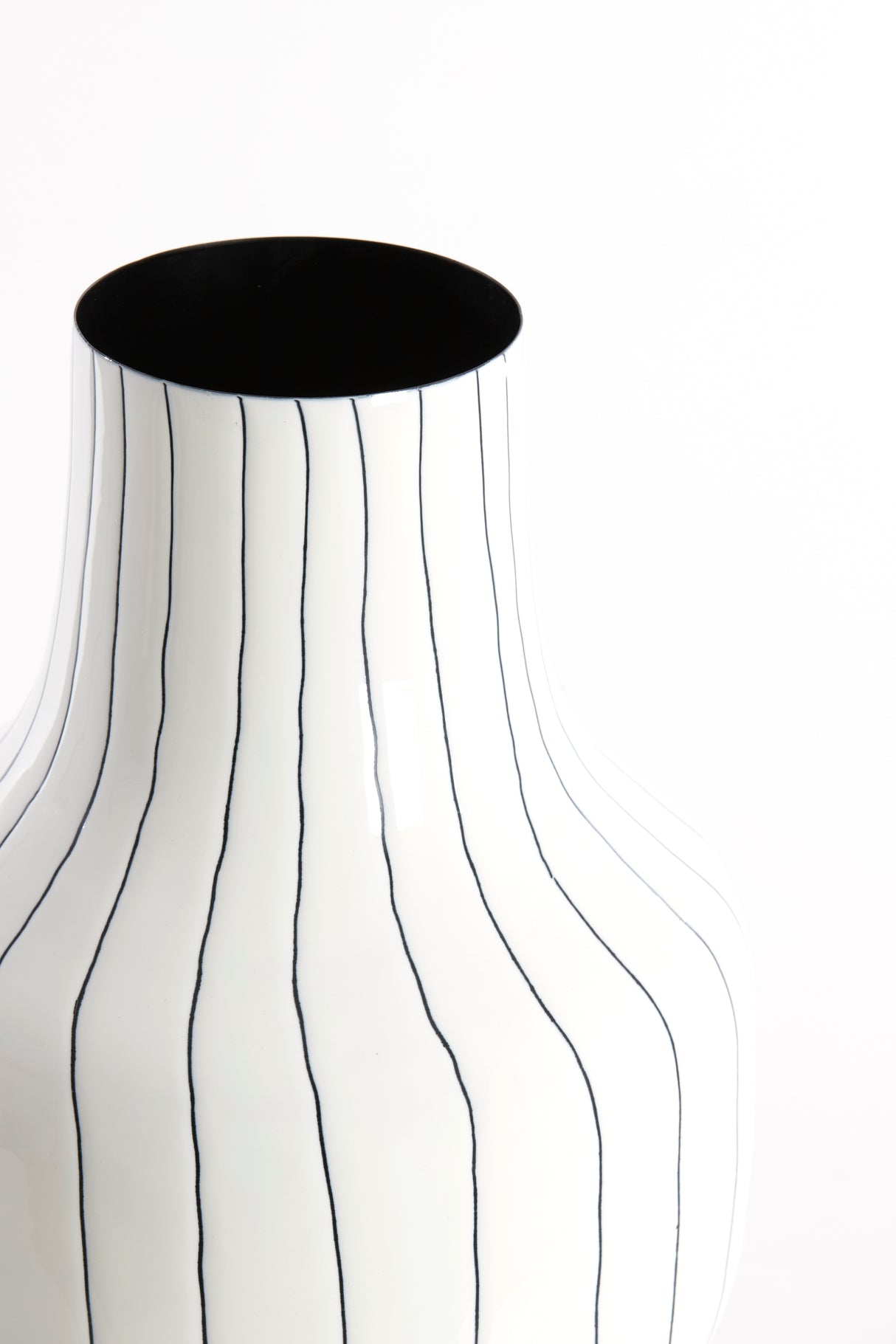 Elegant Sindo Two-Tone Vase Ø27x49 cm - Glossy White & Black