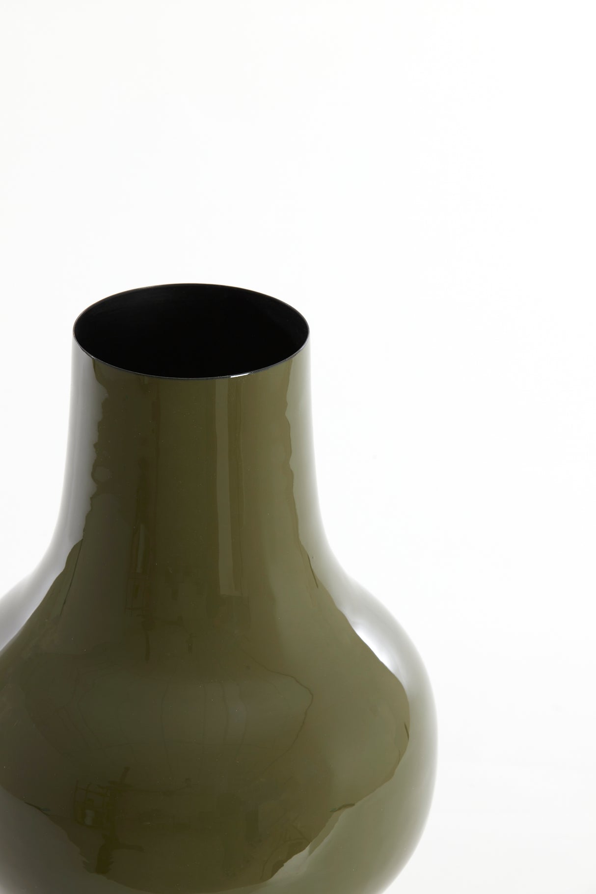 Elegant Sindo Vase in Shiny Dark Olive Green - Ø22x40 cm