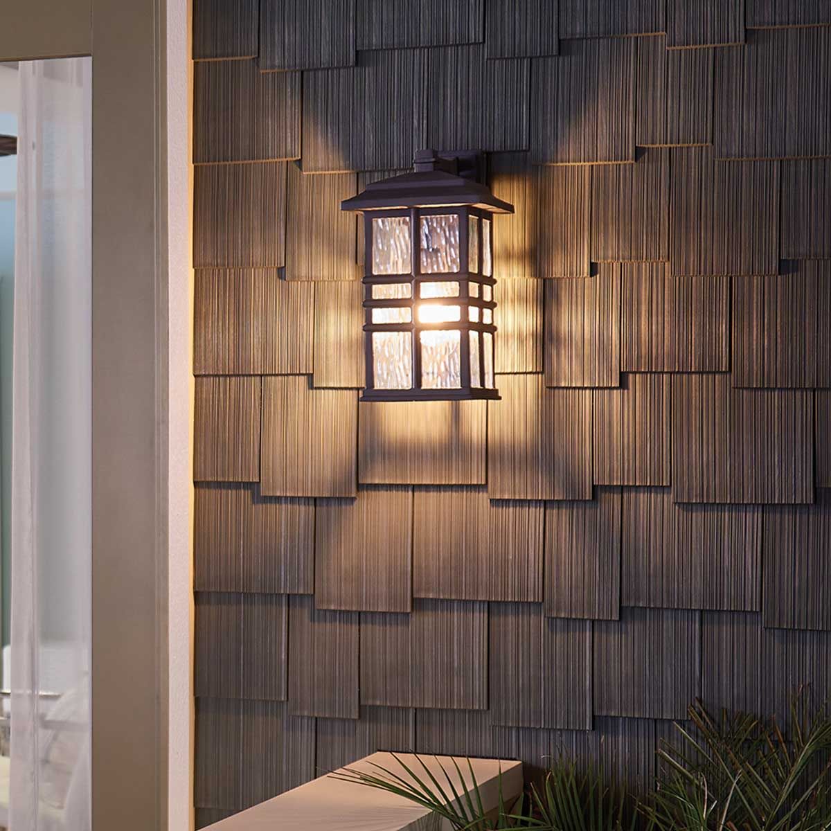 Craftsman-Inspired Bronze Outdoor Wall Lantern