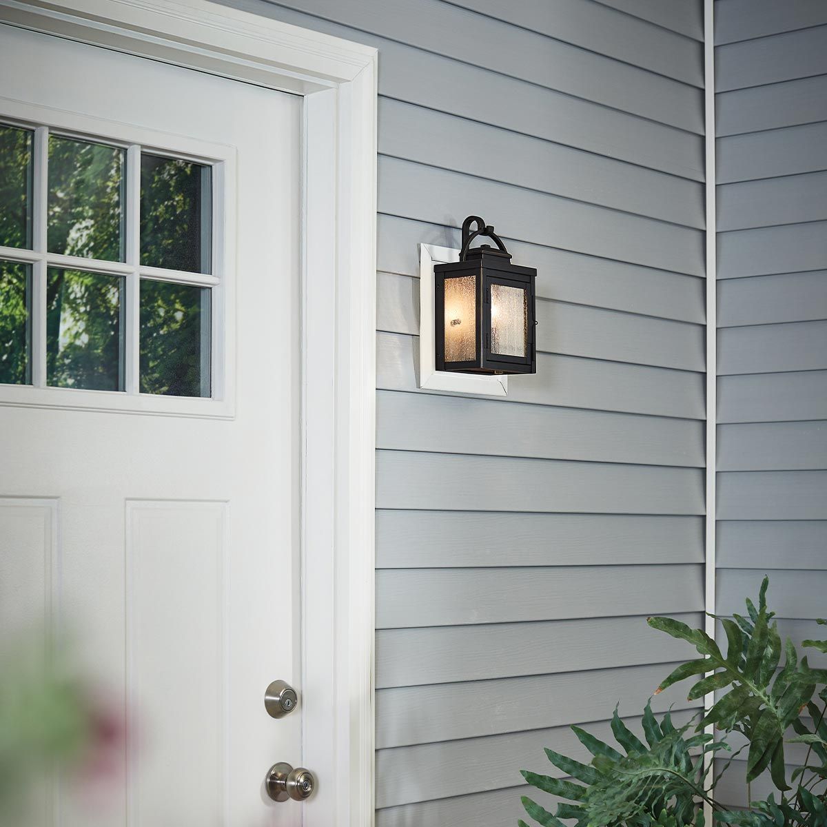 Carlson Classic Rubbed Bronze Outdoor Wall Lantern