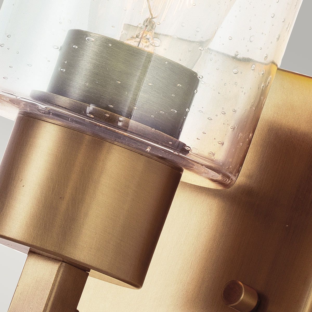 Deryn Minimalist Single-Light Brass Wall Sconce