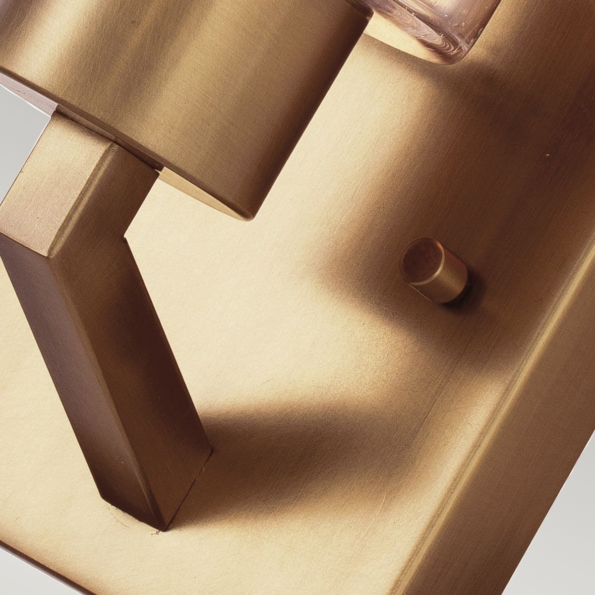 Deryn Minimalist Single-Light Brass Wall Sconce