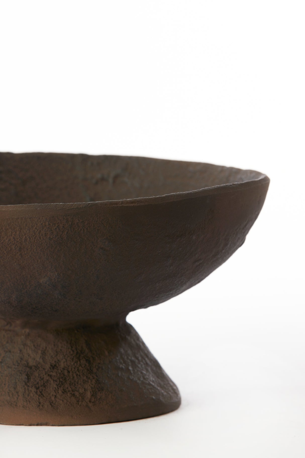 Elegant Dark Brown Elevated Dish - 25x24x12.5 cm
