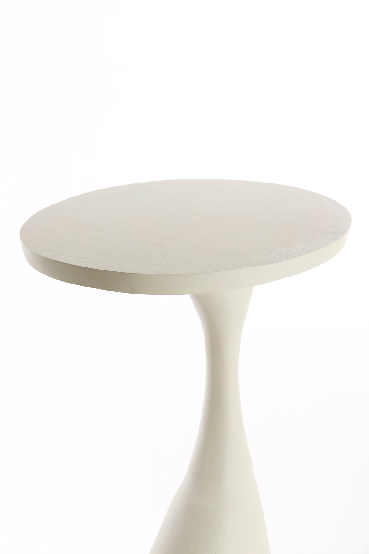 Elegant Macau Side Table in Matt Cream - 40x33x61 cm
