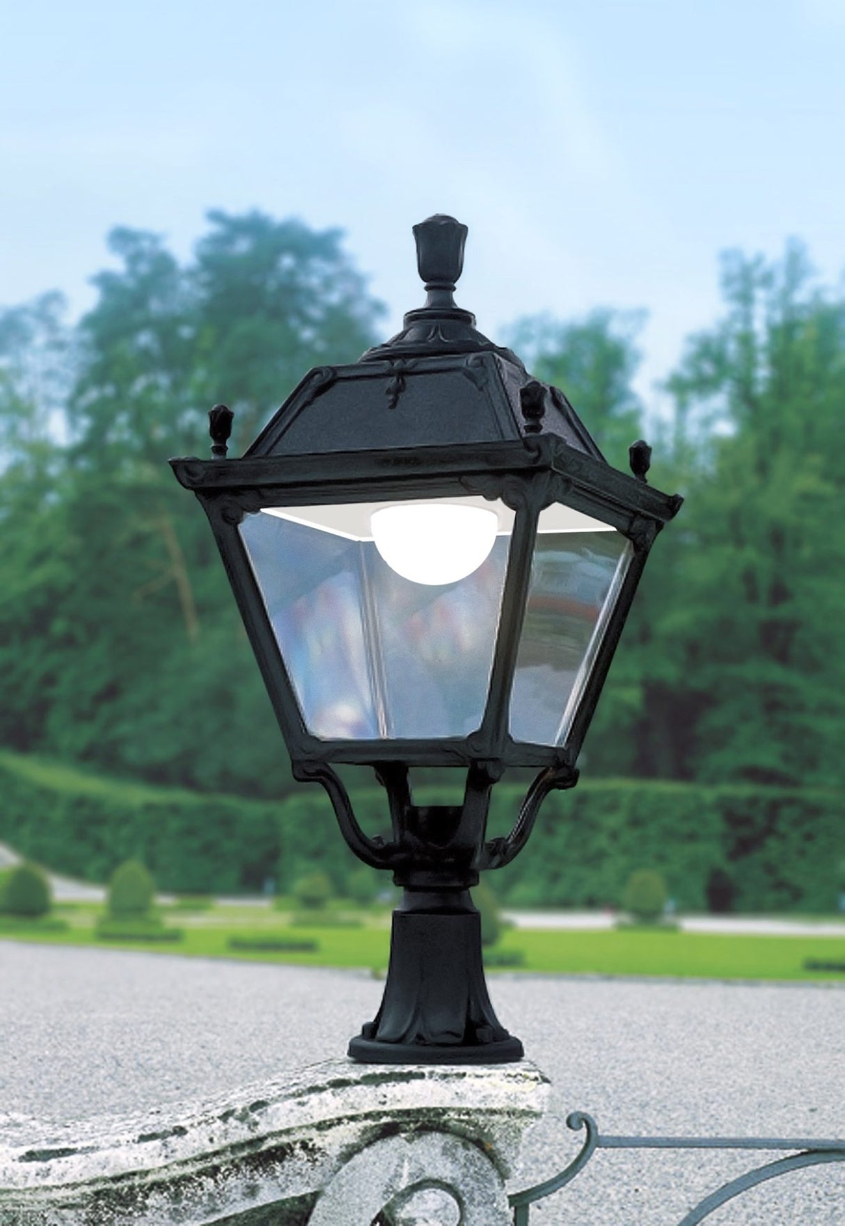 Elia Lot 50W E27 HighPower LED 3000K, Classic Pedestal Lantern, Black/Clear