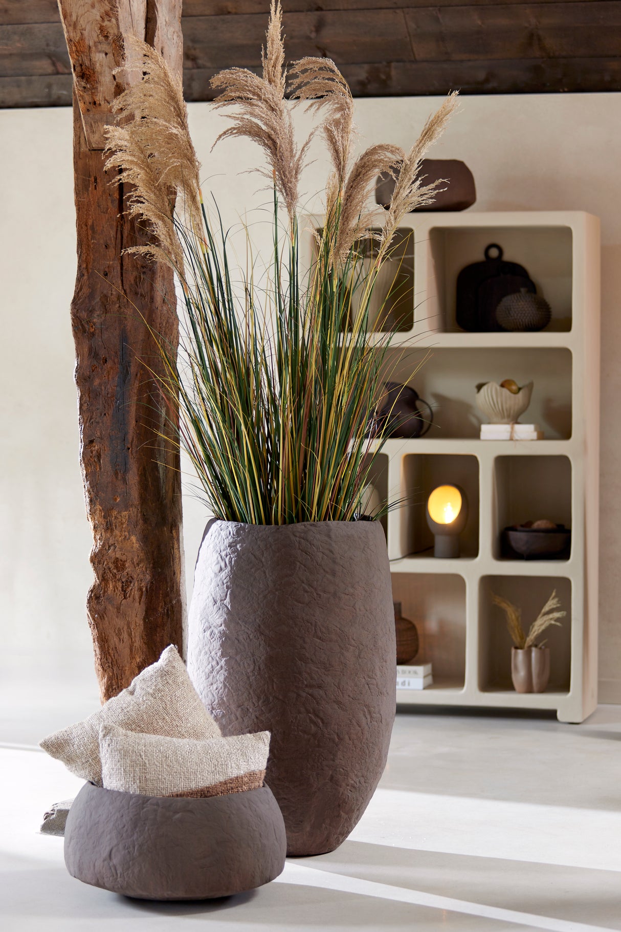 Elegant Tingri Brown Vase - 59x90 cm Decor Piece
