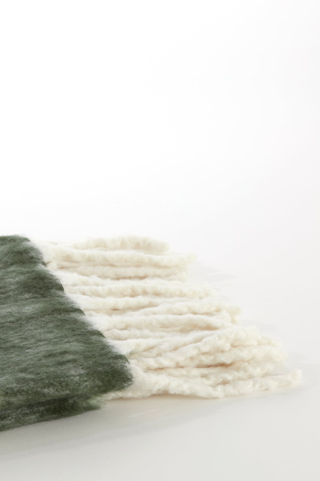 Guada Green Dual-Tone Throw 170x130 cm