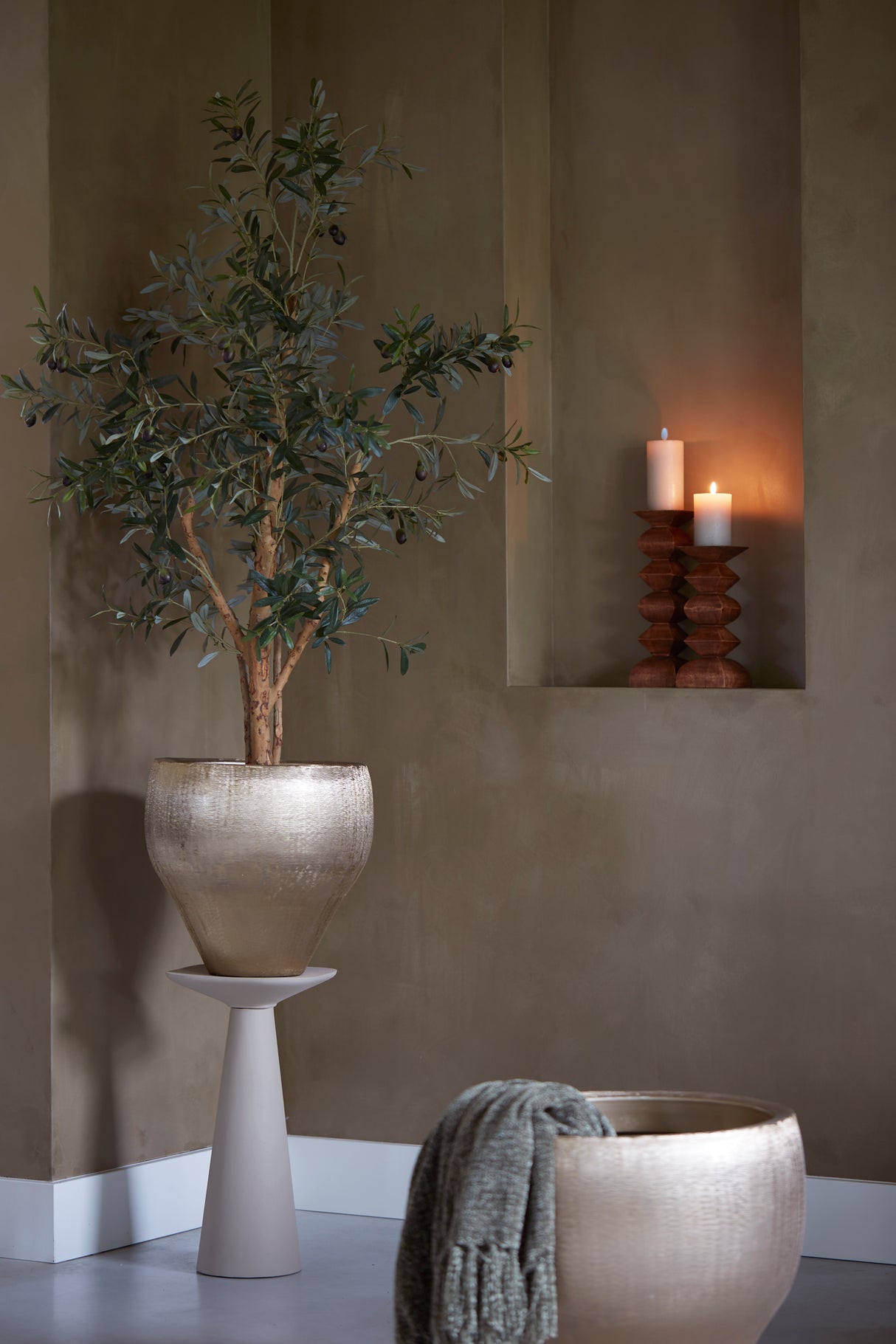 Rustic Alverca Wood Candle Holder - 10.5cm x 26cm Diameter