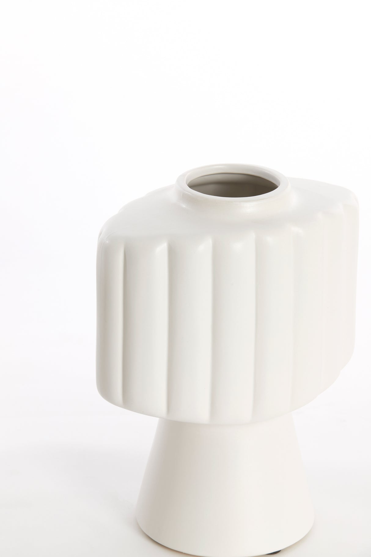Elegant Cream Matte Ceramic Vase - Gandara Design, 22.5x14.5x28.5 cm