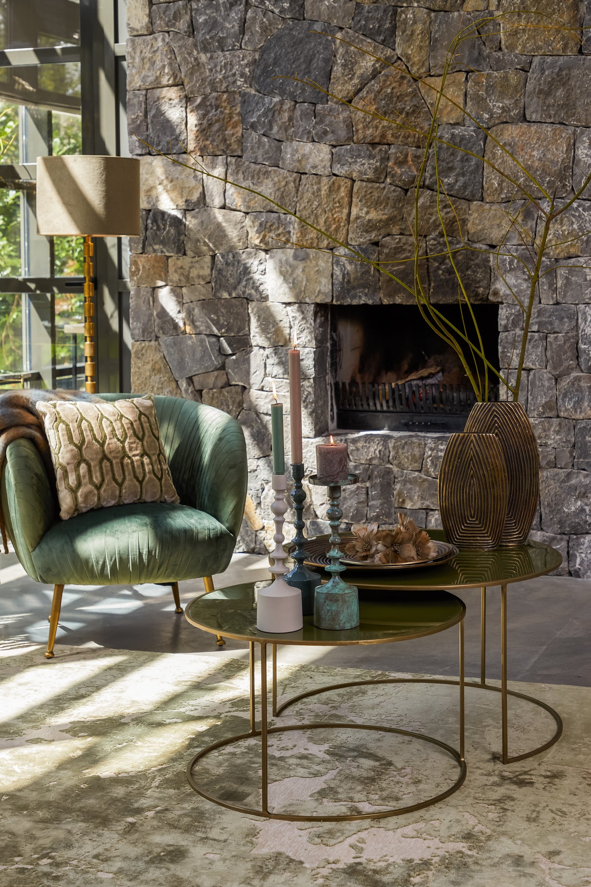 Elegant Antique Bronze Vase Deco - 22x7x28 cm