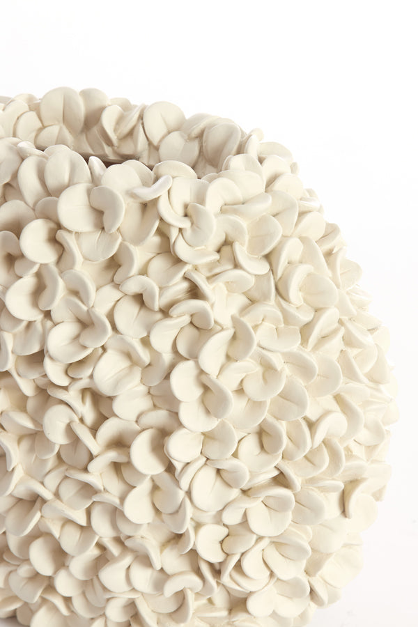 Phylia Cream Elegance: Stylish Deco Vase 31.5x17x28 cm