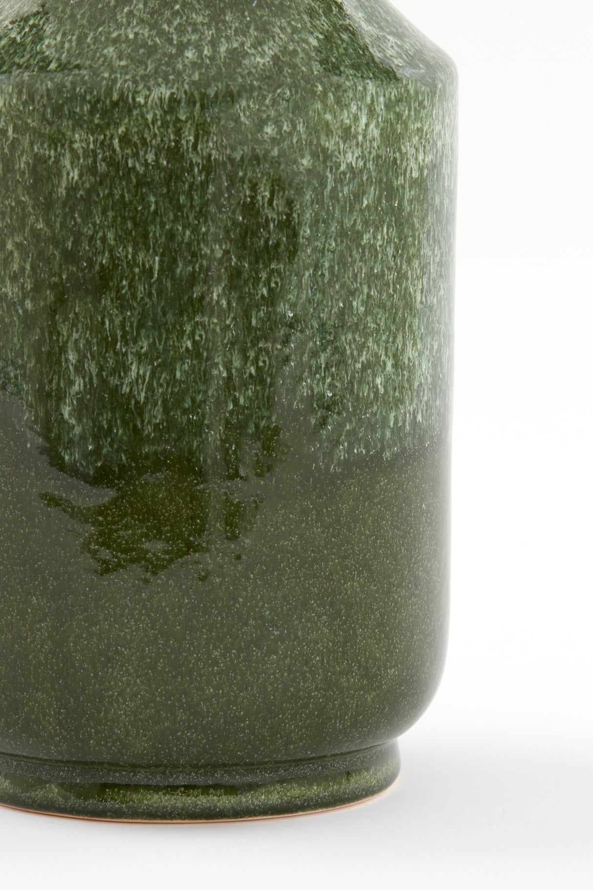 Elegant Green Vase - Tezu Ceramics 15.5x43 cm
