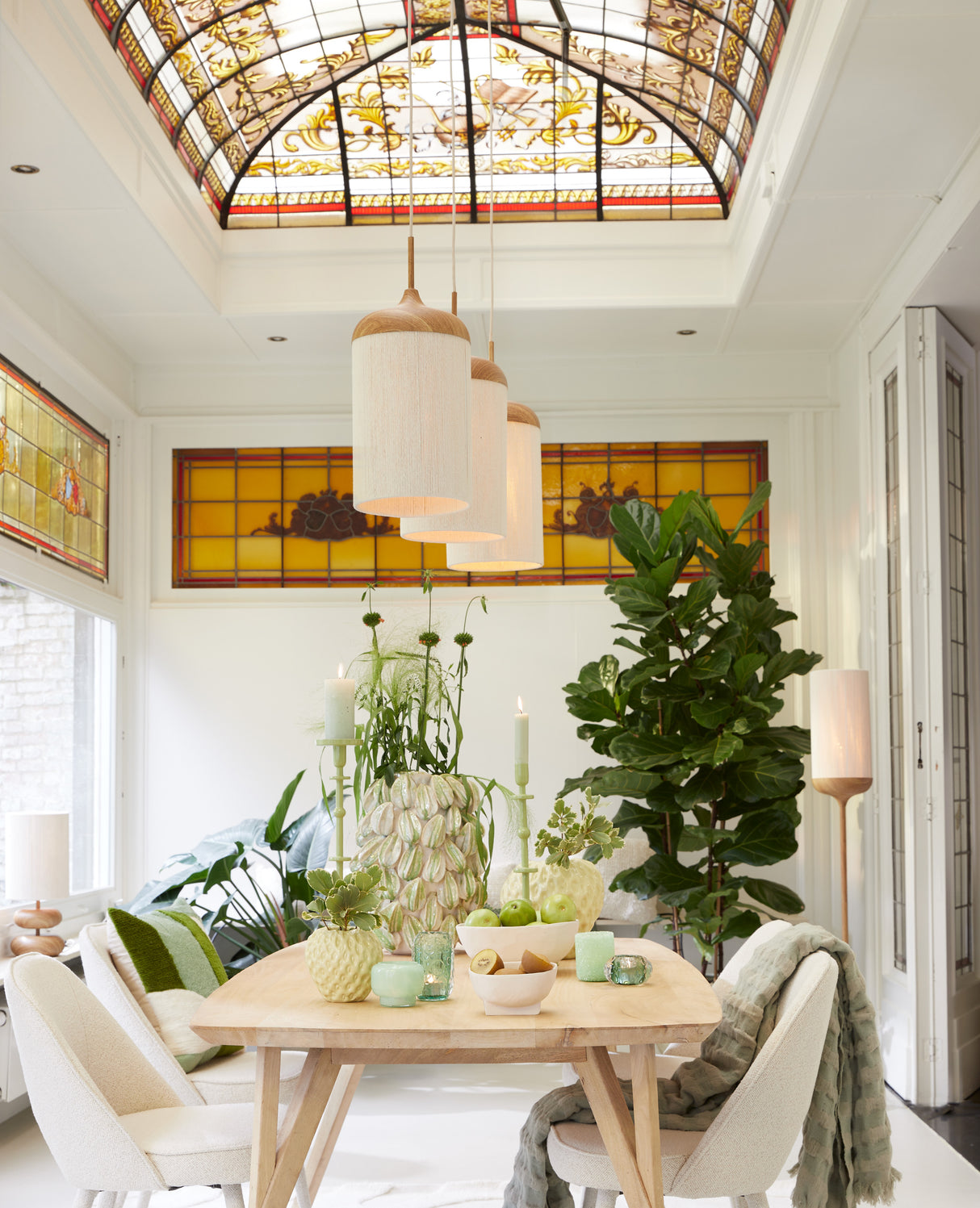 Elegant 200x100x76 cm Dining Table in Natural Mango Wood Finish