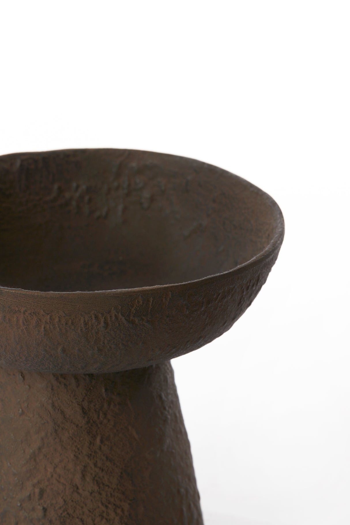 Dark Brown Ota Dish on Base - 20.5 cm x 18 cm