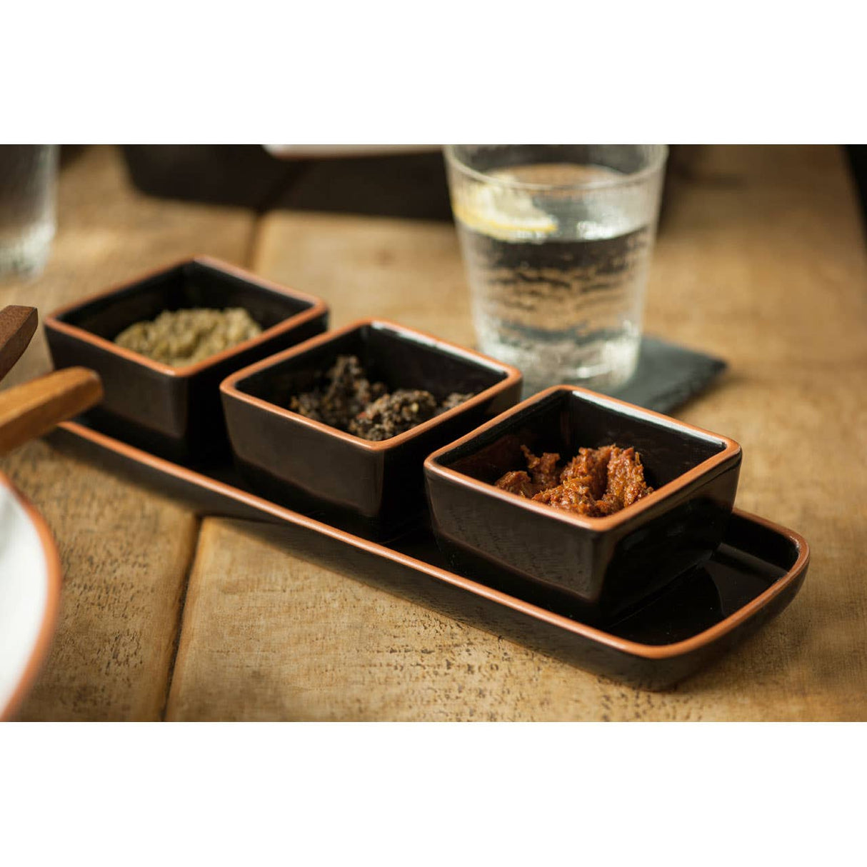 Calisto Black Glazed Dishes On Tray