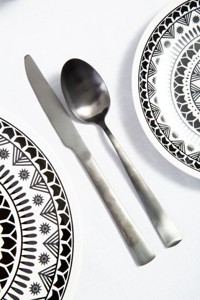 Avie 16Pc Onyx Cutlery Set