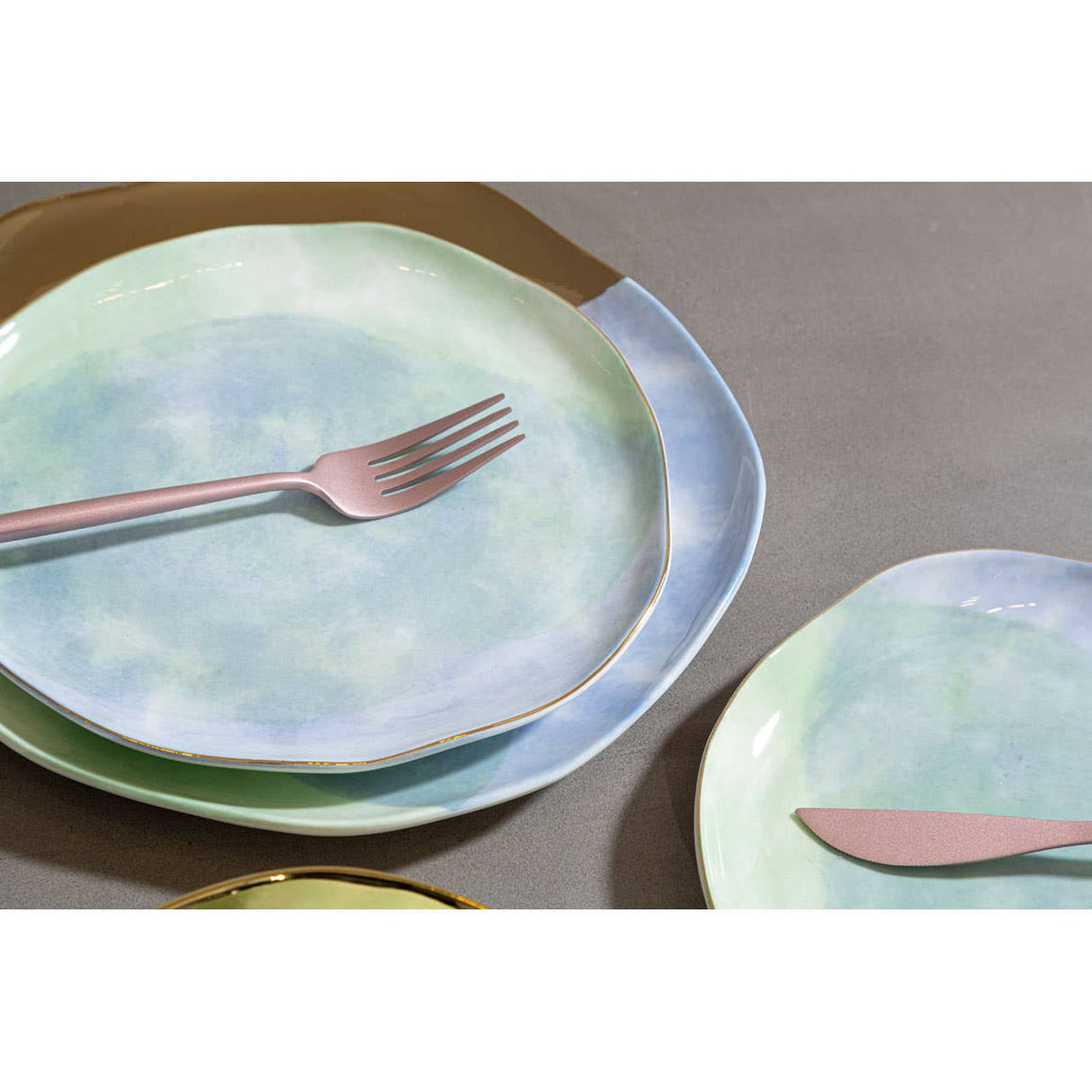 Avie 16 Pc Matte Pink Finish Cutlery Set