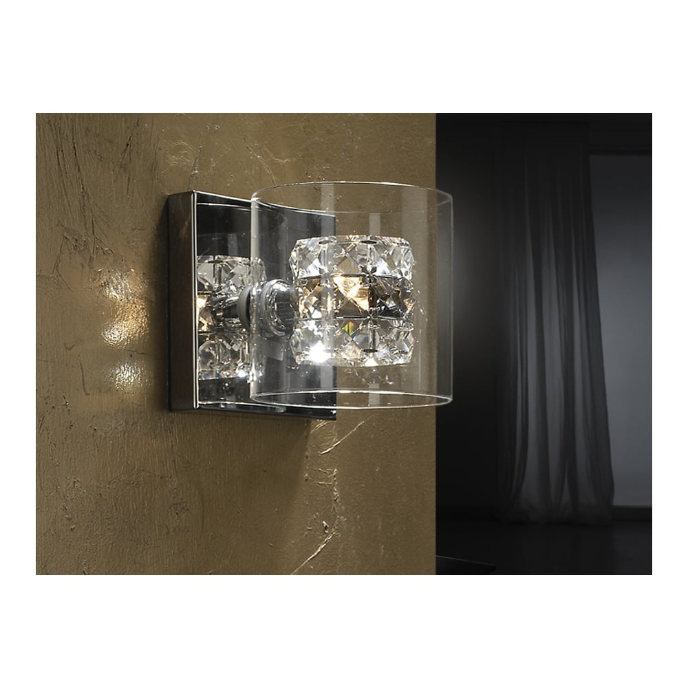 Elegant Chrome Crystal-Accent Wall Sconce with Modern Flair