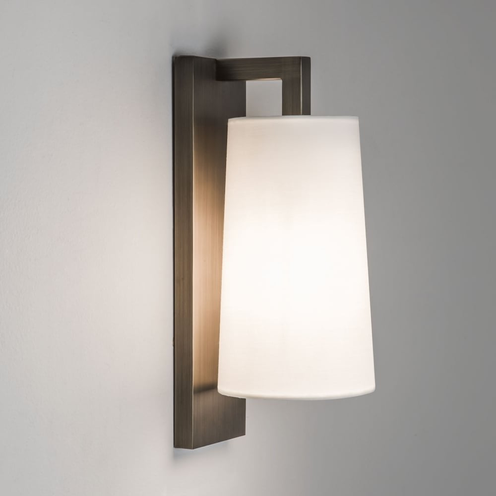 Elegant Bronze Lago 280 Wall Light for Modern Bathrooms
