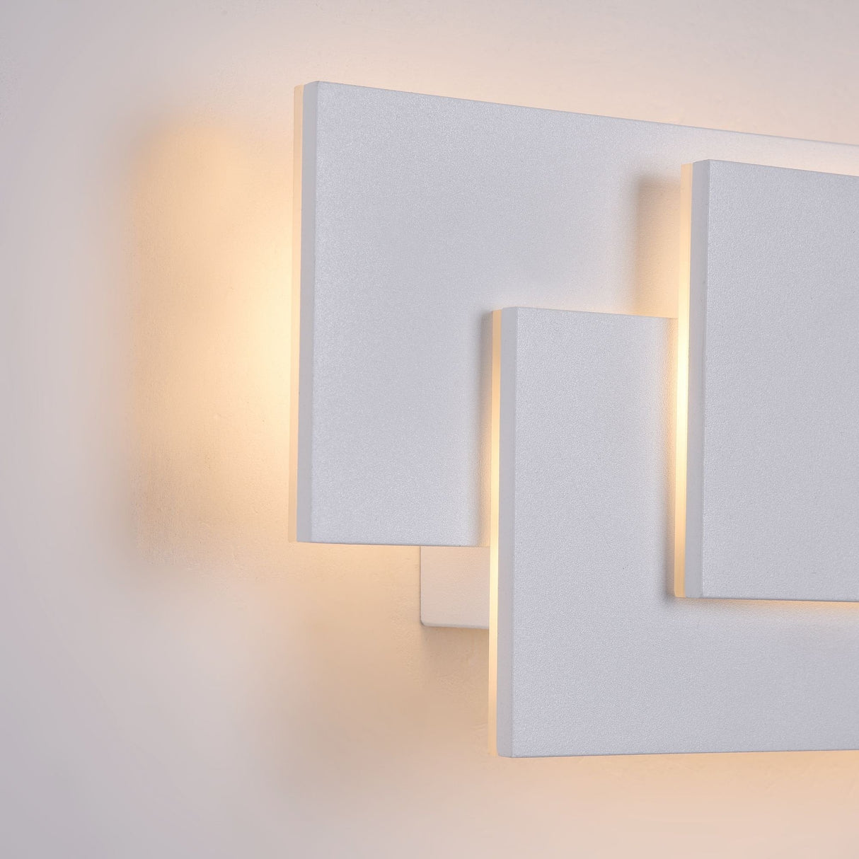 Contemporary White Metal Wall Light 12W