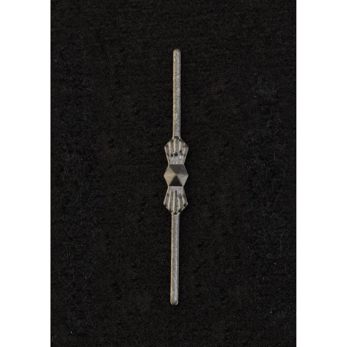 Black Chrome Elegance: 40mm Bow Tie Crystal Link
