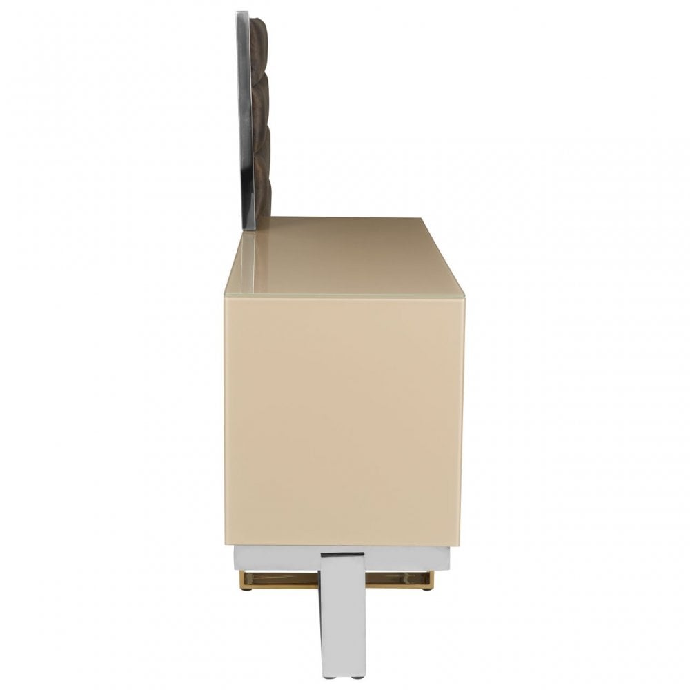 Demas Media Unit, Gold