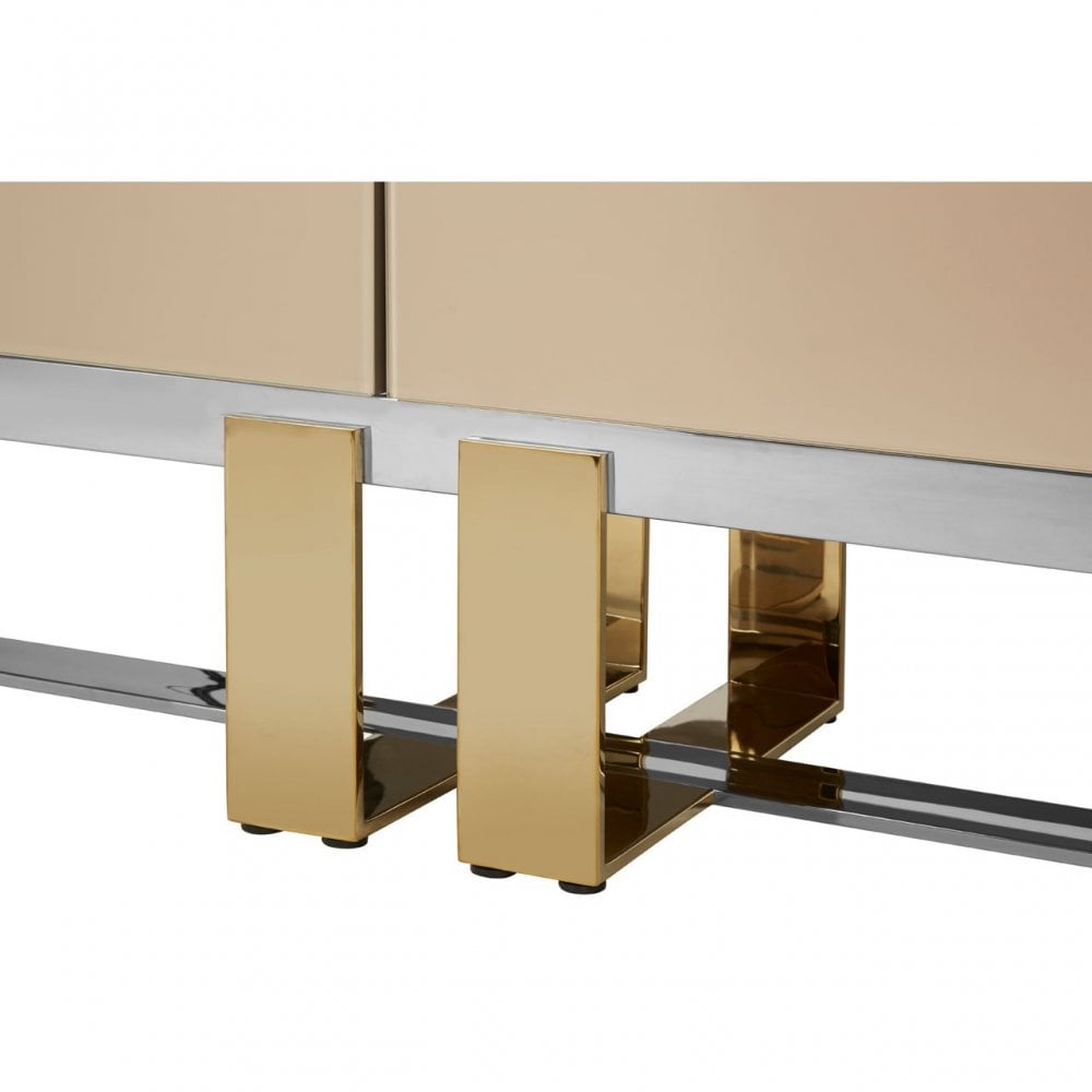 Demas Media Unit, Gold