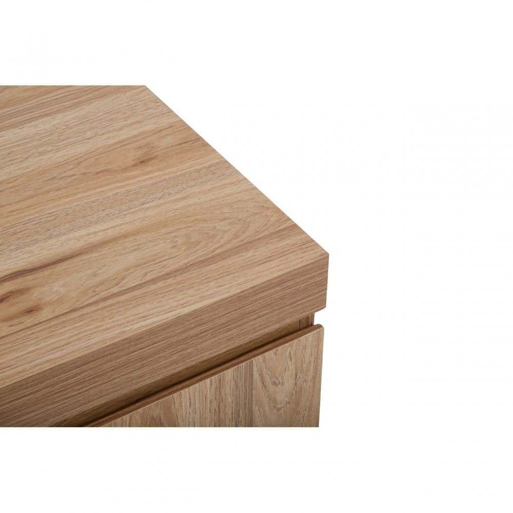 Oakton Media Unit, Natural