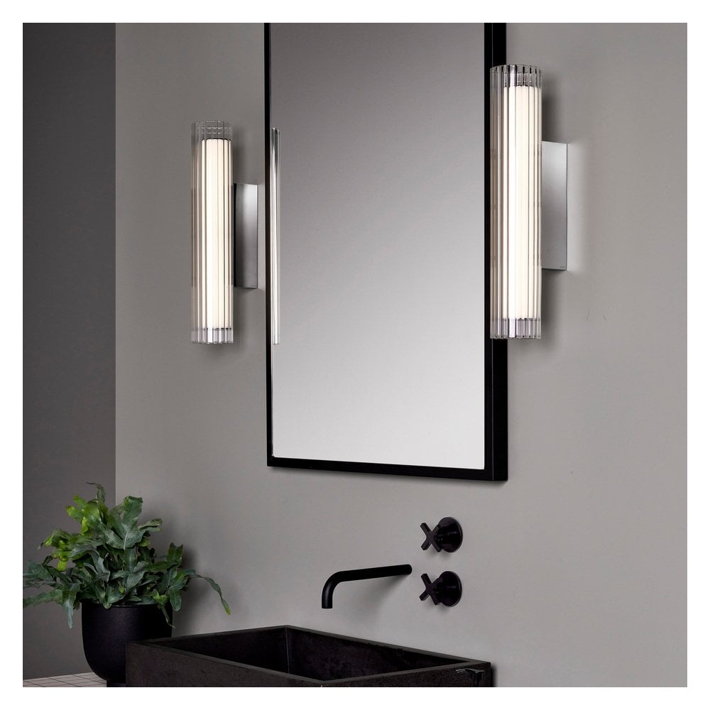 Polished Chrome LED Wall Light - io 420