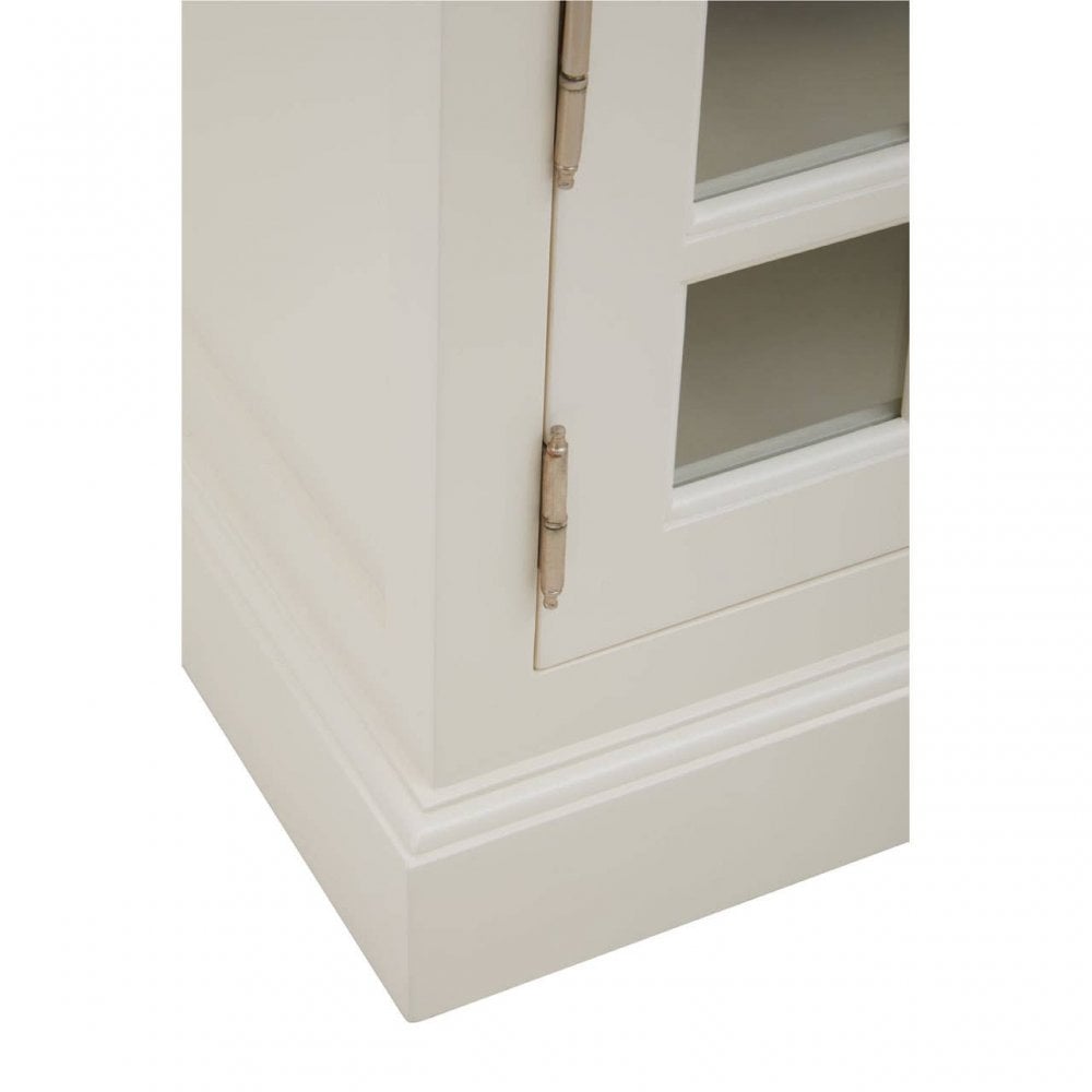 Covent White Media Unit