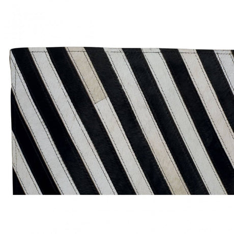Safira Small Black And White Rug