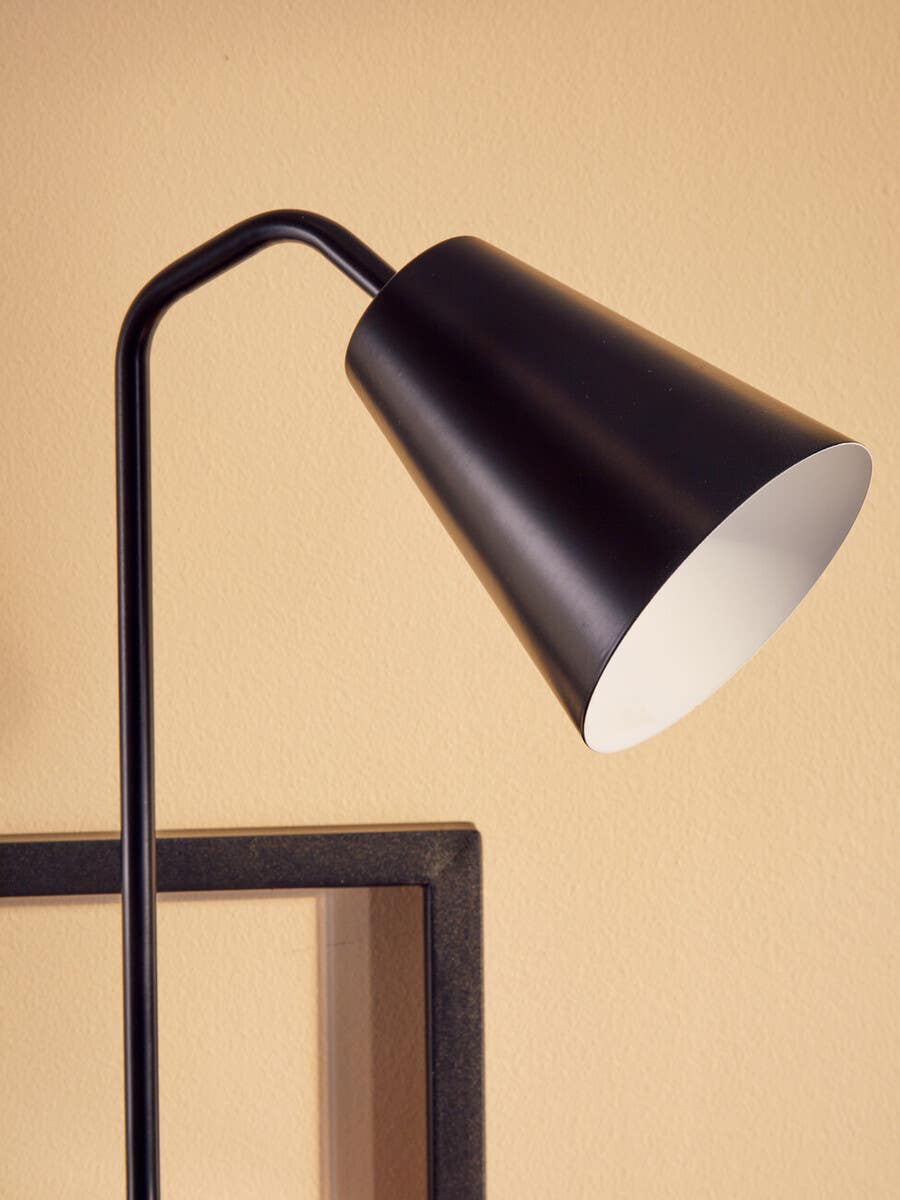 Black Metal Modern Desk Lamp