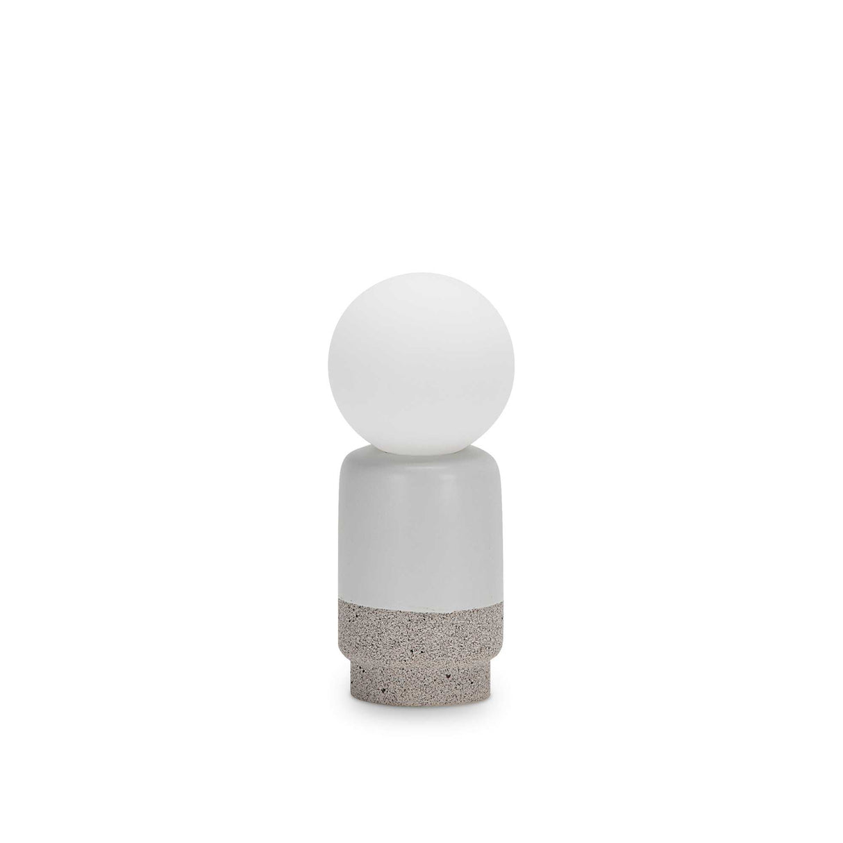 Elegant Cream Table Lamp with Single Bulb Design D22