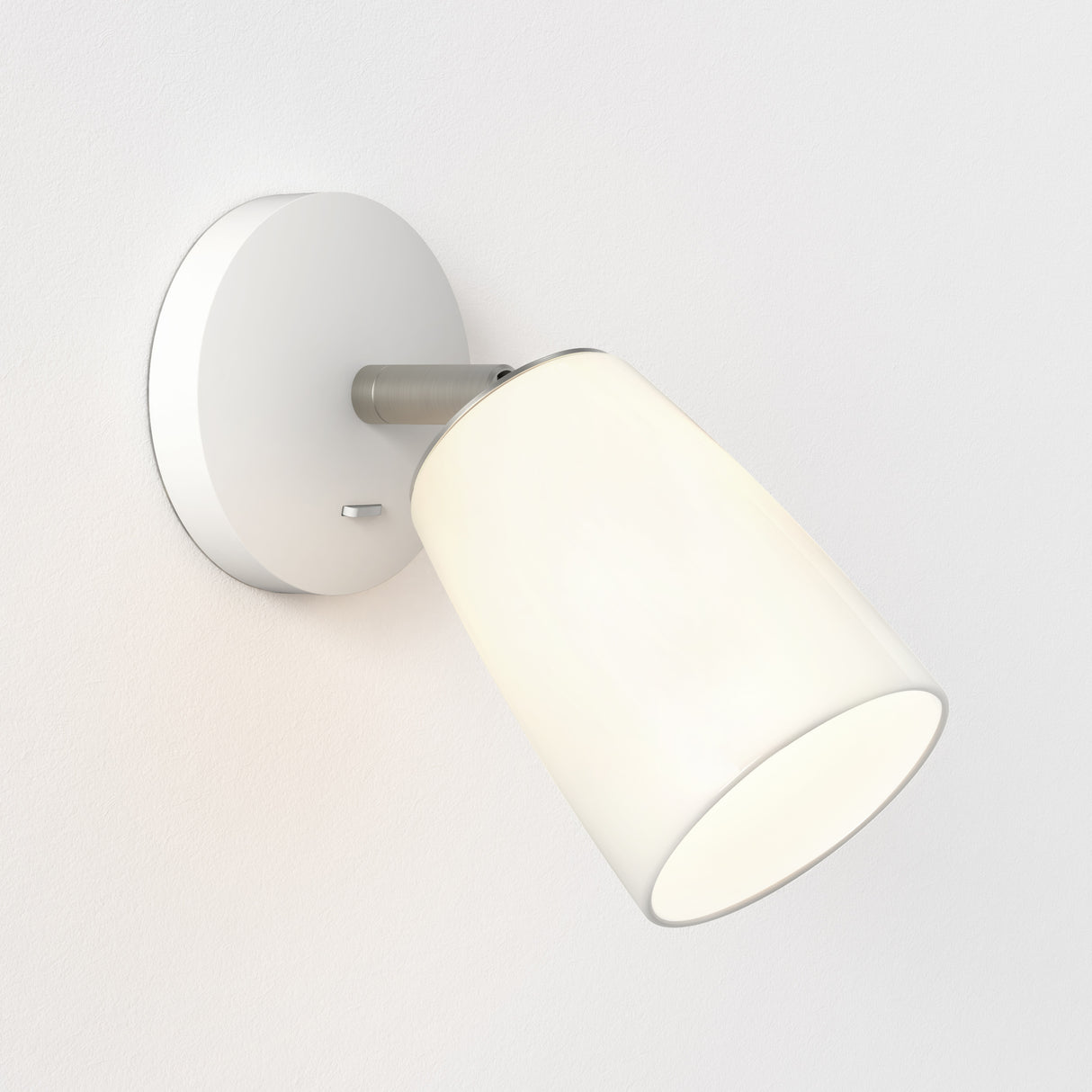 Elegant White Gloss Sconce