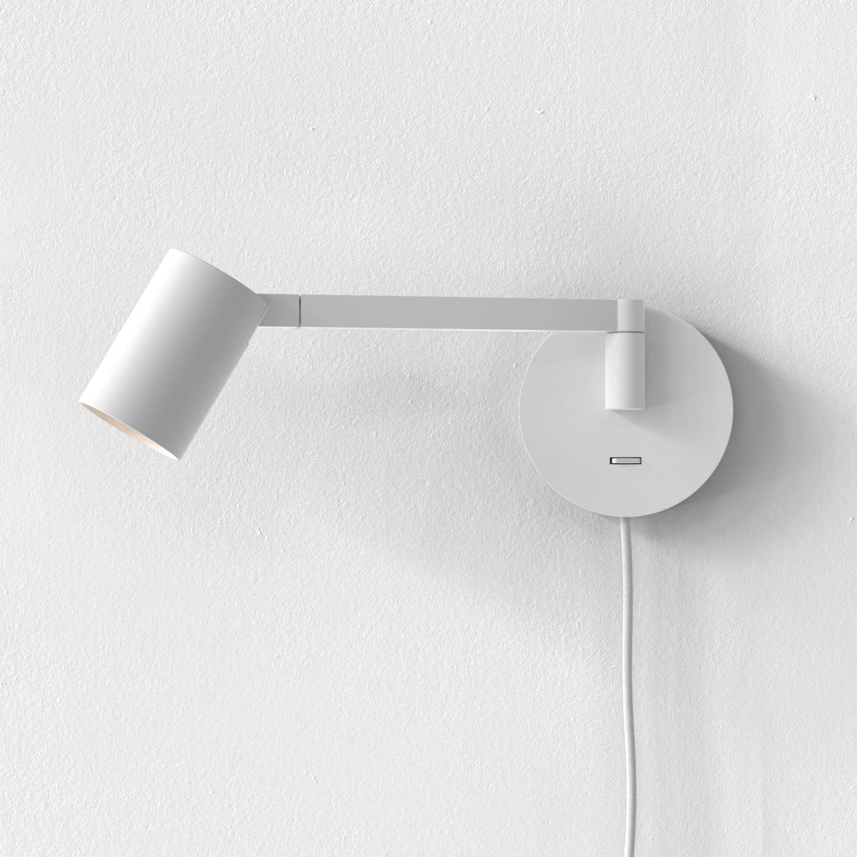 Elegant White Ascoli Wall Light