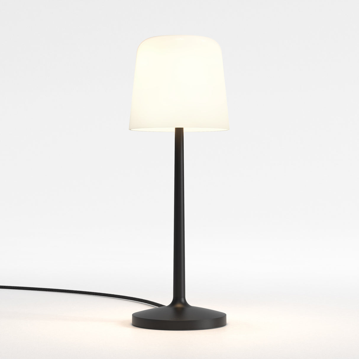 Matte Black Elegance: Ella Table Lamp