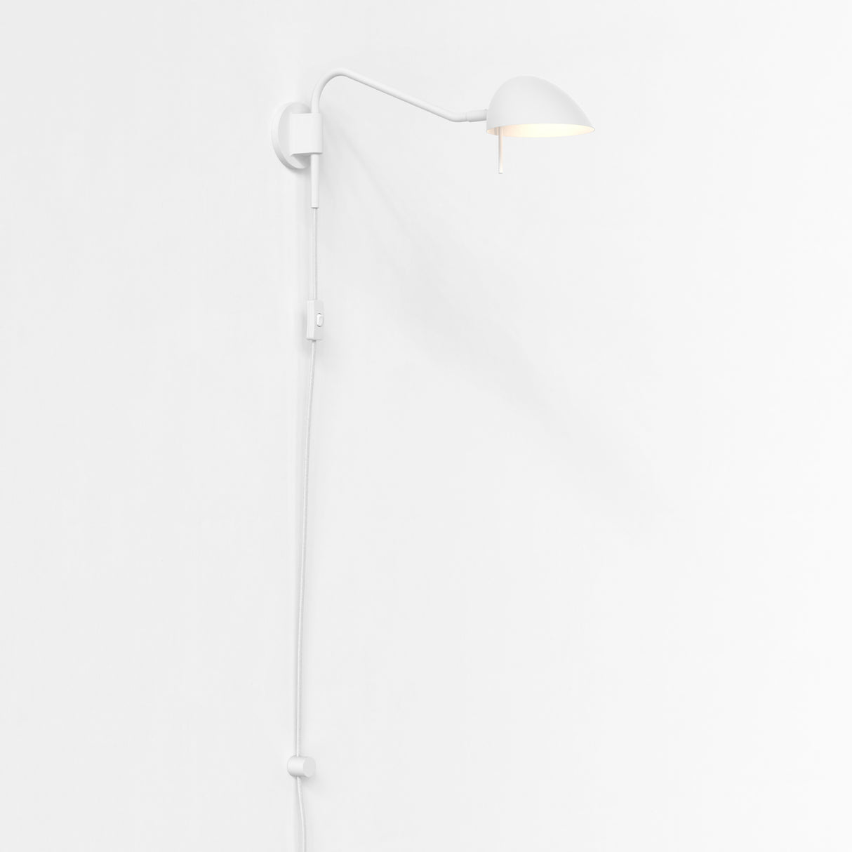 Matte White Serge Wall-Mounted Plug-In Lamp