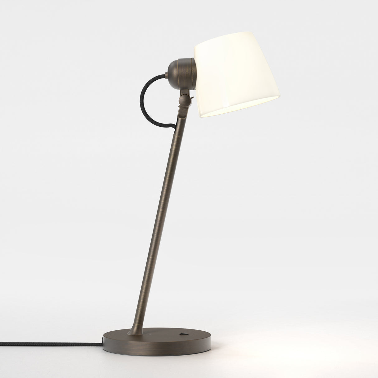Elegant Imari Desk Lamp in Matte Nickel Finish