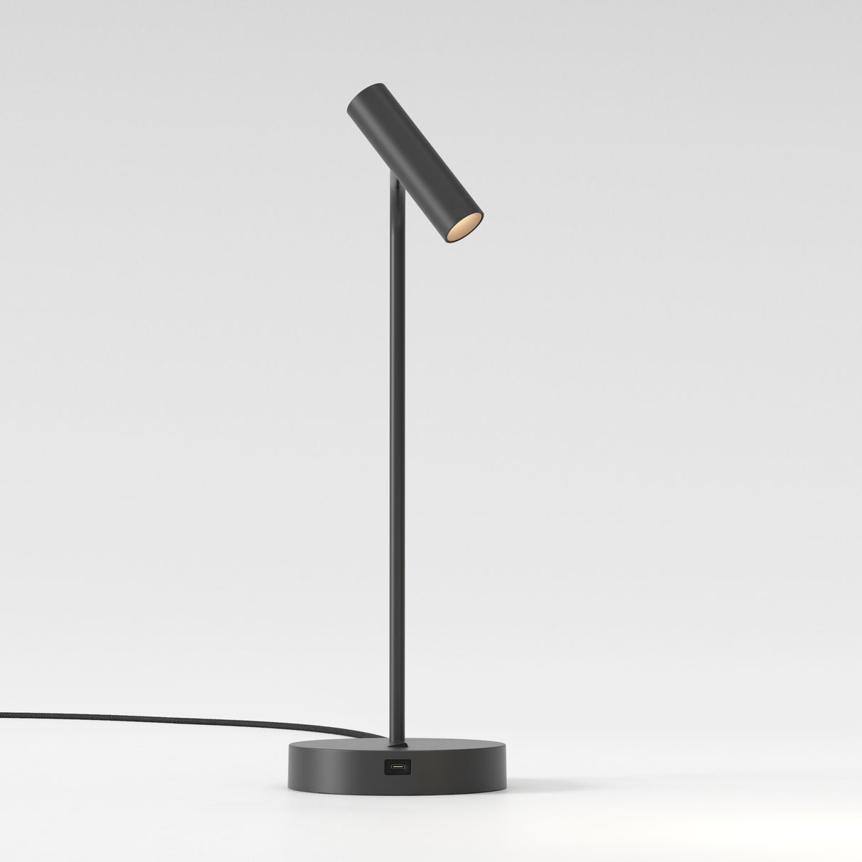 Sleek Enna USB-C Desk Lamp in Matte Black