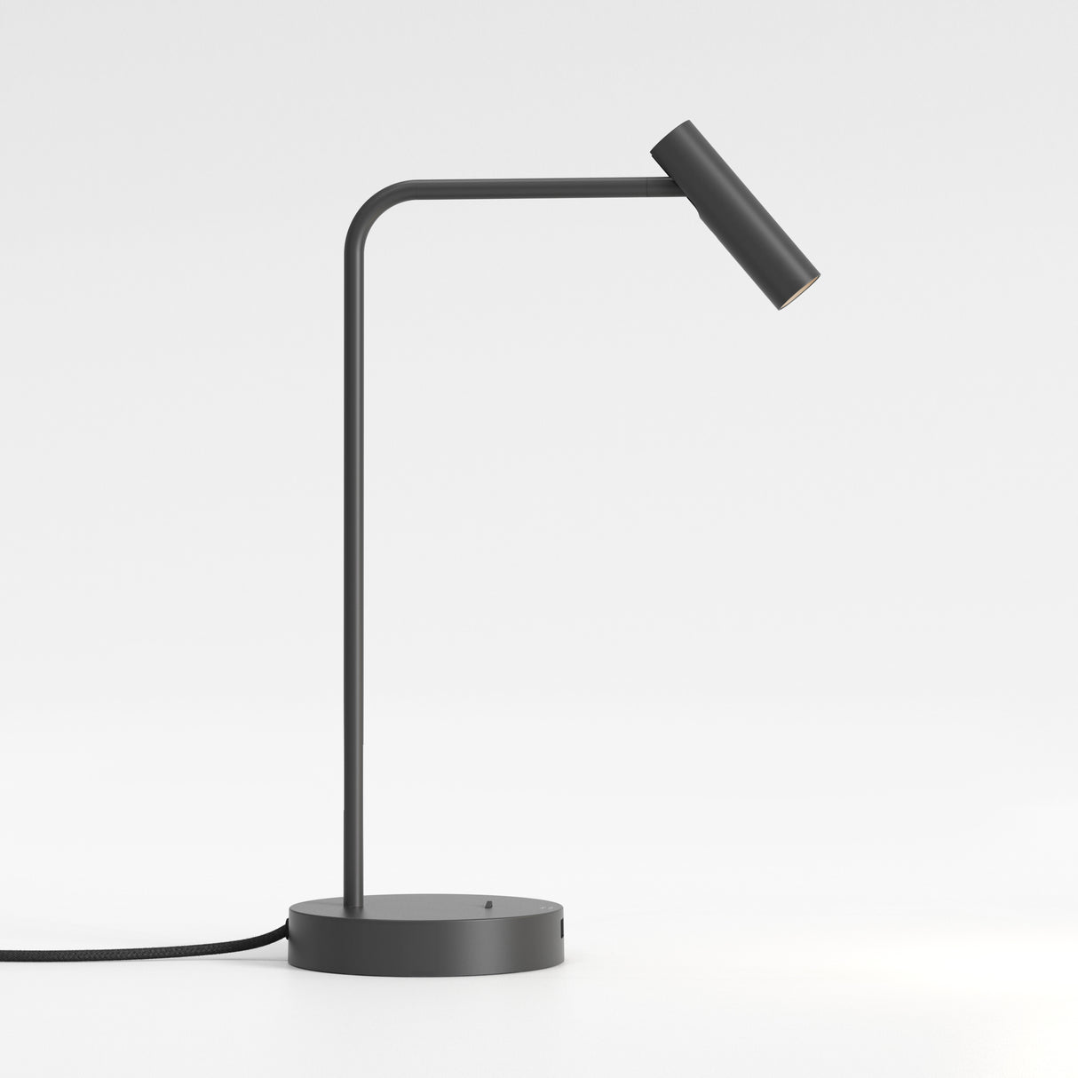 Sleek Enna USB-C Desk Lamp in Matte Black
