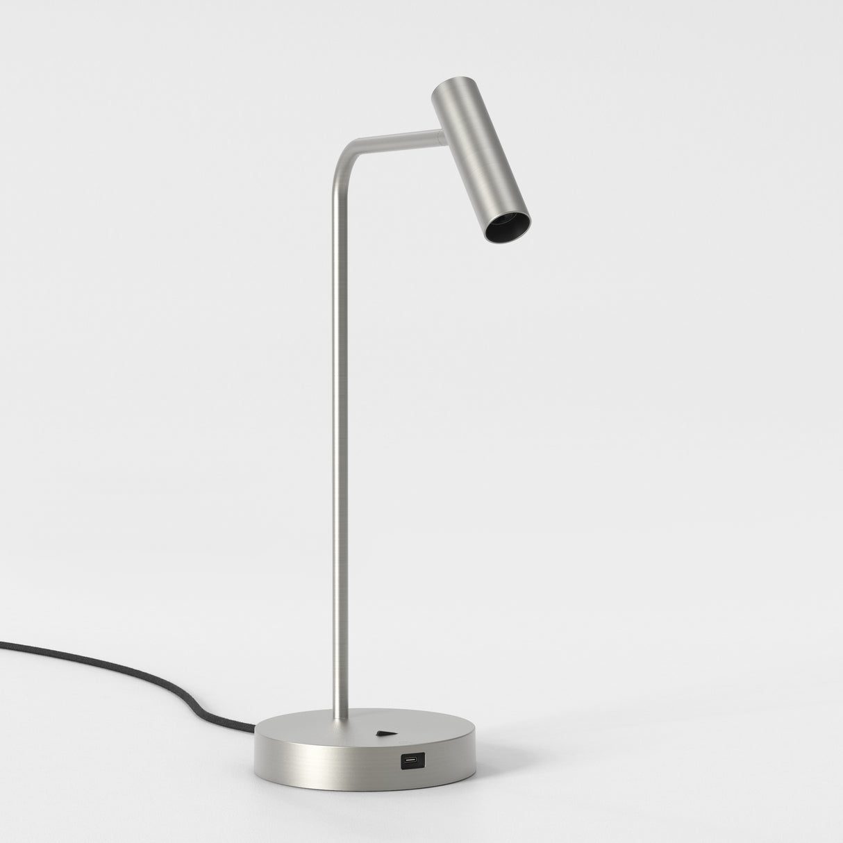 Modern Metallic USB-C Desk Lamp in Matte Nickel Finish