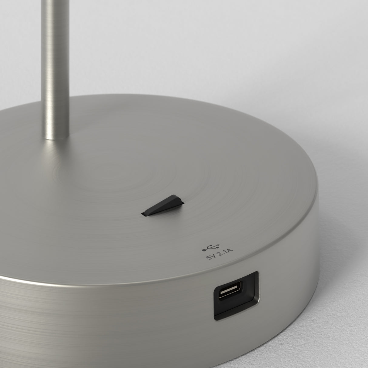 Modern Metallic USB-C Desk Lamp in Matte Nickel Finish